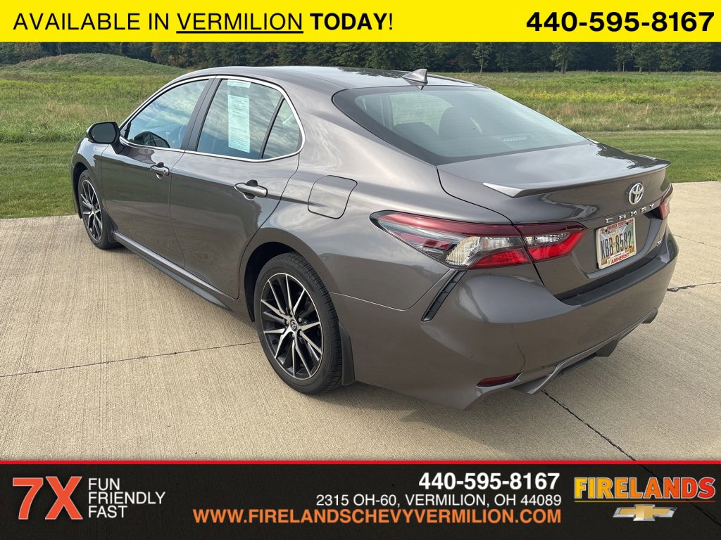 2023 Toyota Camry SE photo 3