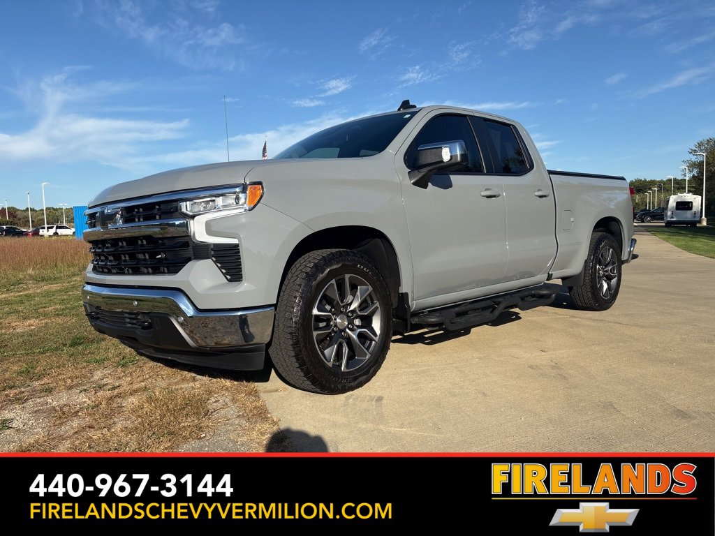 2024 Chevrolet Silverado 1500 LT's photo