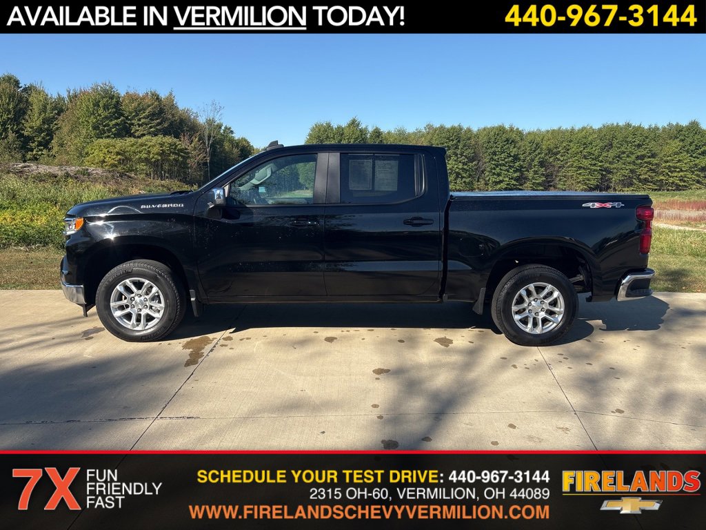 2022 Chevrolet Silverado 1500 LT photo 2