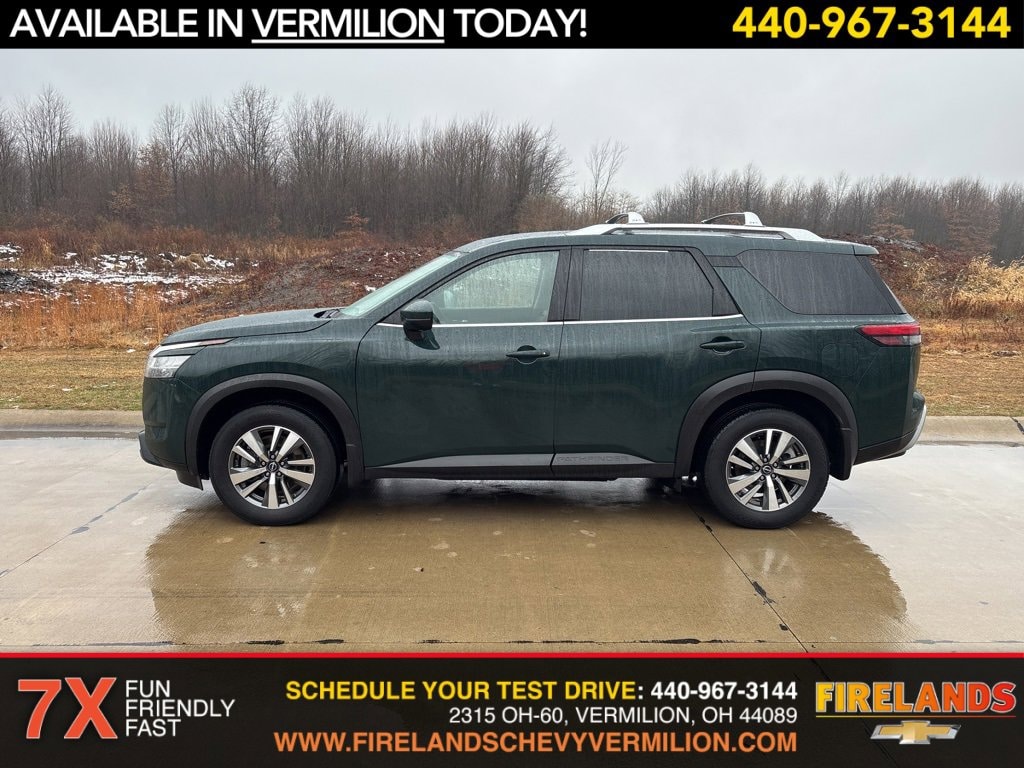Used 2024 Nissan Pathfinder SL