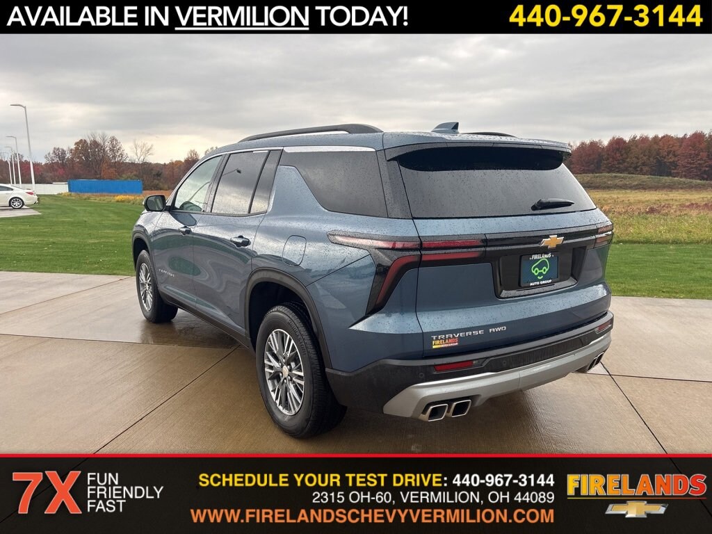 Used 2025 Chevrolet Traverse LT SUV
