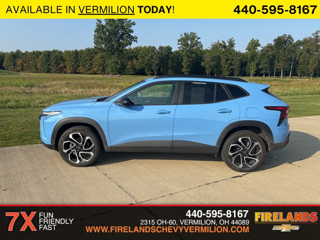 2024 Chevrolet Trax photo 2
