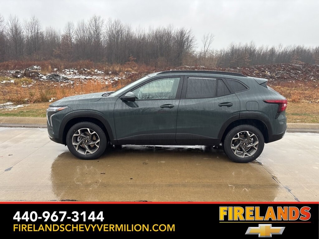 Used 2025 Chevrolet Trax LT SUV