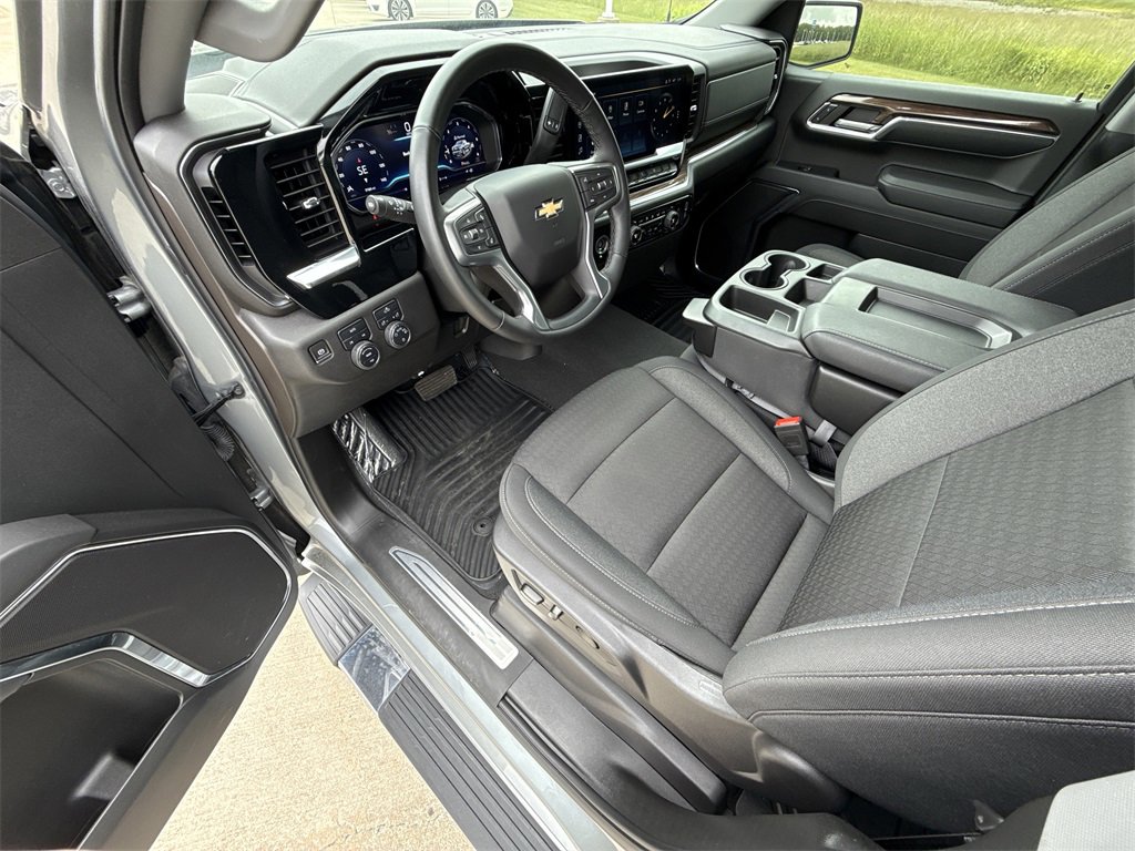 Used 2024 Chevrolet Silverado 1500 LT with VIN 1GCPDKEK3RZ254562 for sale in Vermilion, OH