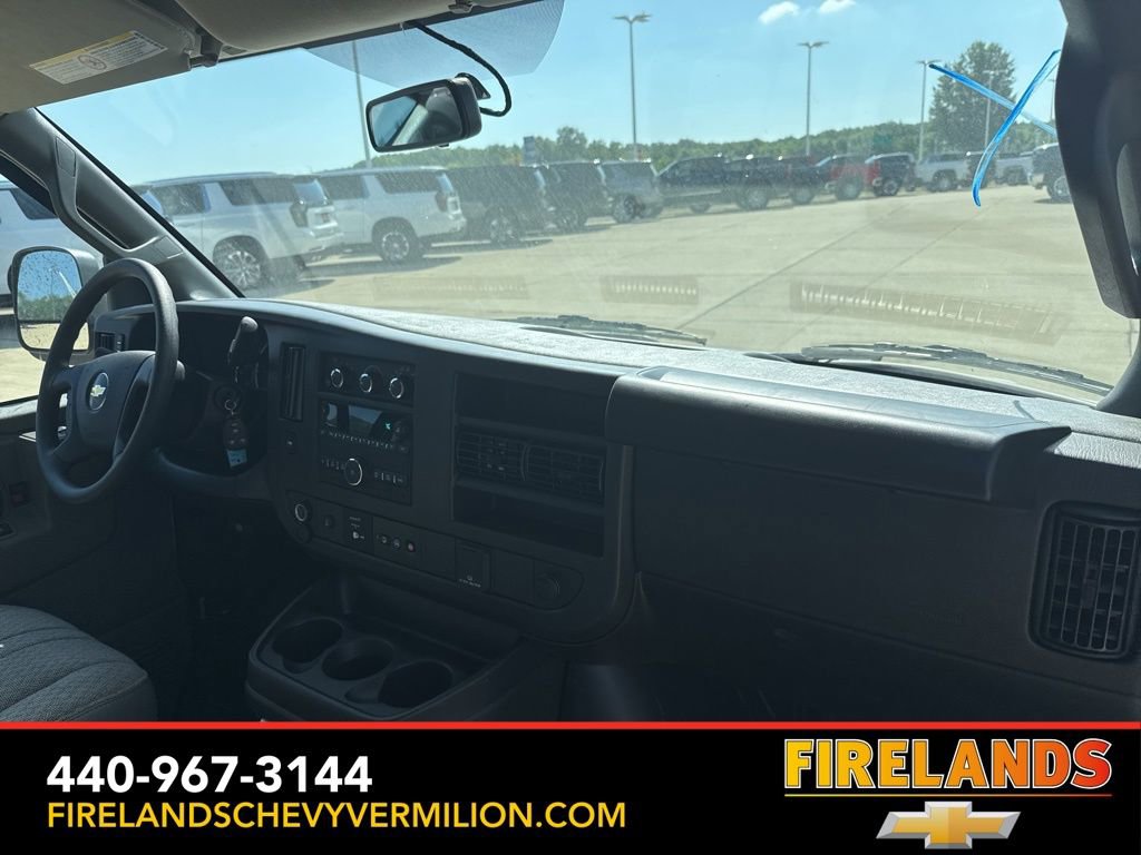 2025 Chevrolet Express Cargo Work Van - Photo 28
