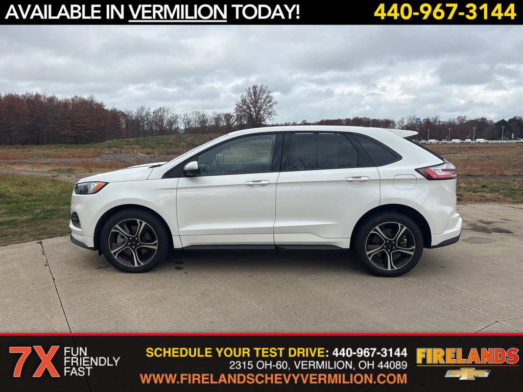 2022 Ford Edge ST photo 2
