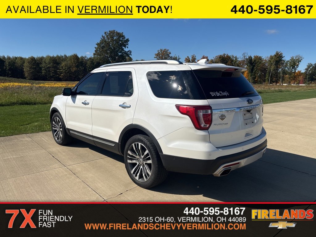 2016 Ford Explorer Platinum photo 2