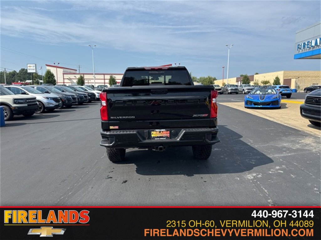 2025 Chevrolet Silverado 1500 ZR2 photo 3