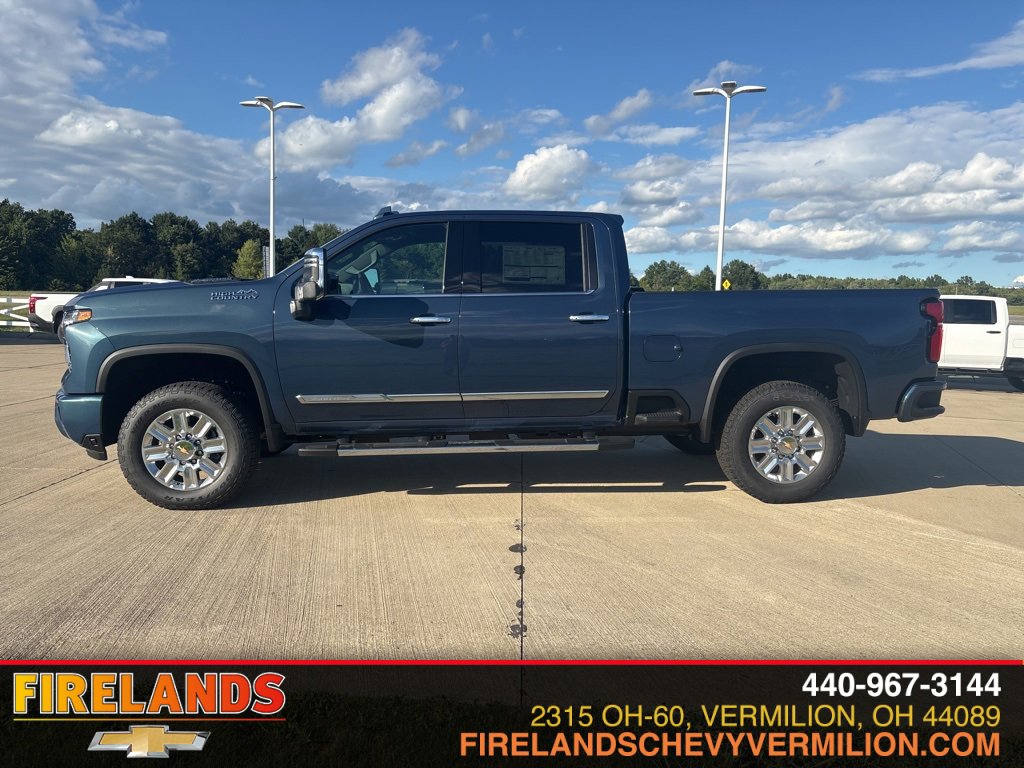 2025 Chevrolet Silverado 3500HD High Country photo 2