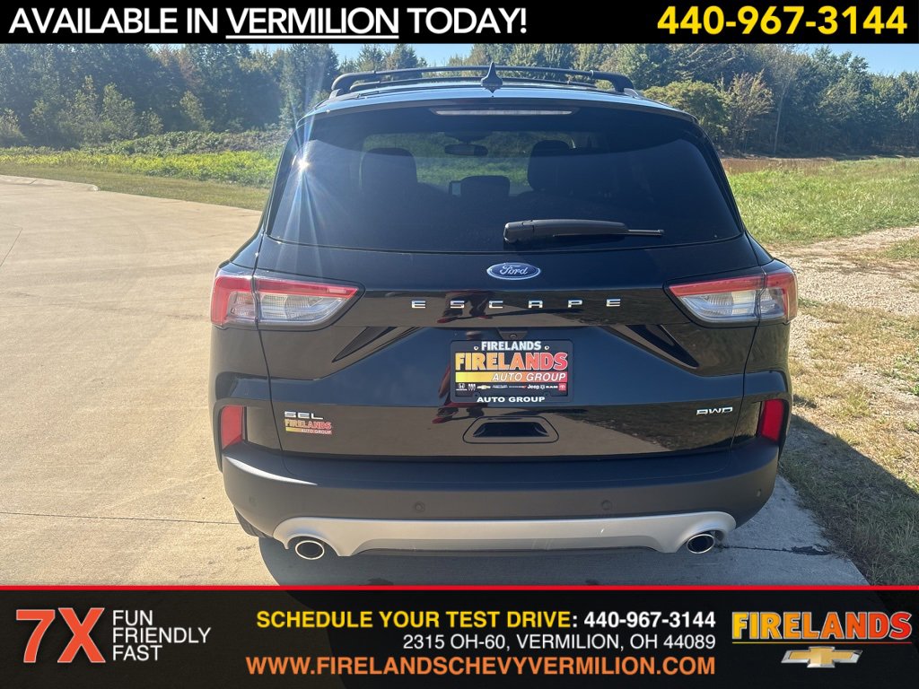 2022 Ford Escape SEL photo 4