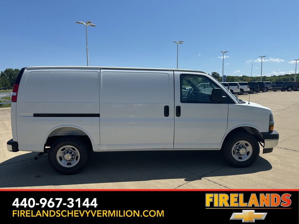 2025 Chevrolet Express Cargo Work Van - Photo 7