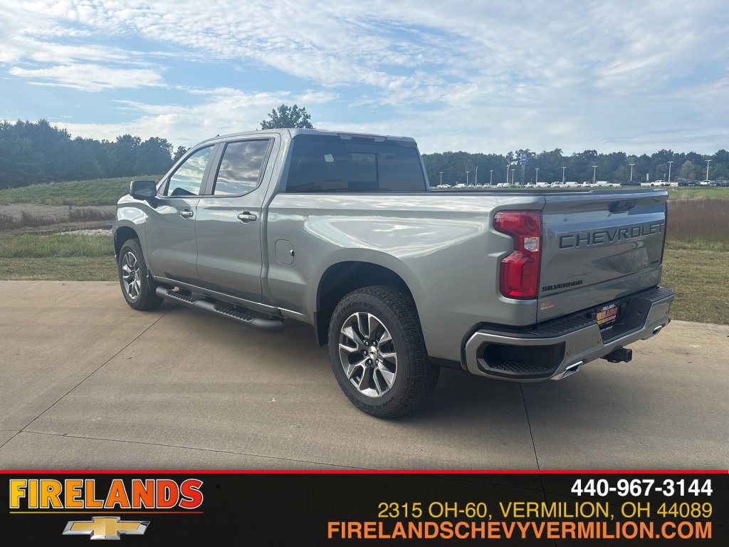 2026 Chevrolet Silverado 1500 RST photo 3