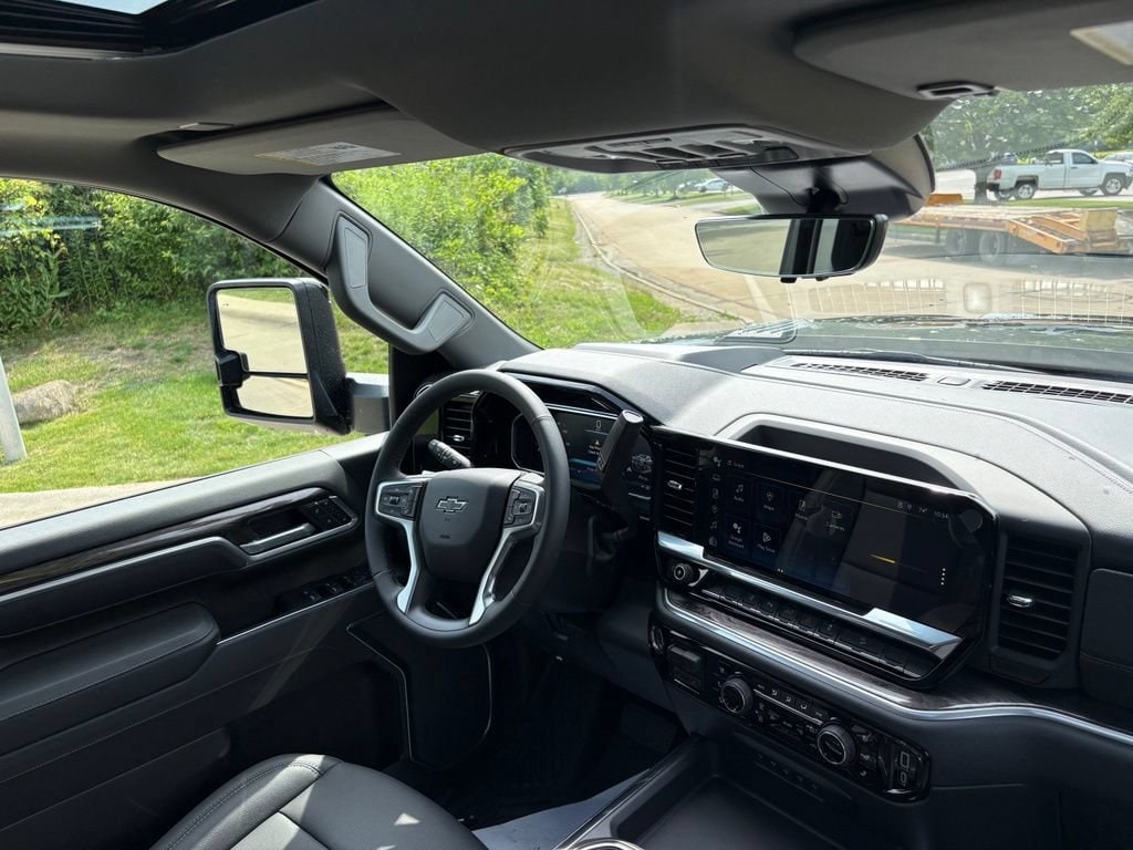2026 Chevrolet Silverado 3500 HD LTZ - Photo 44