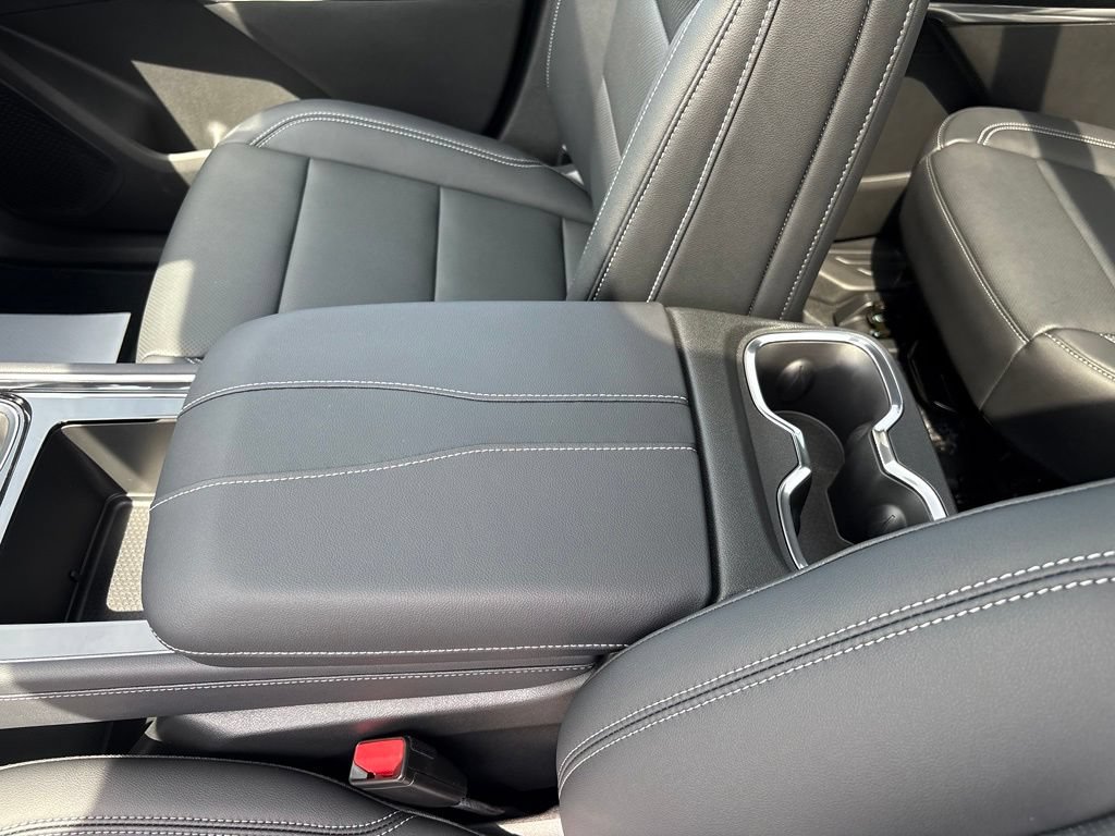2027 Chevrolet Traverse LT - Photo 28
