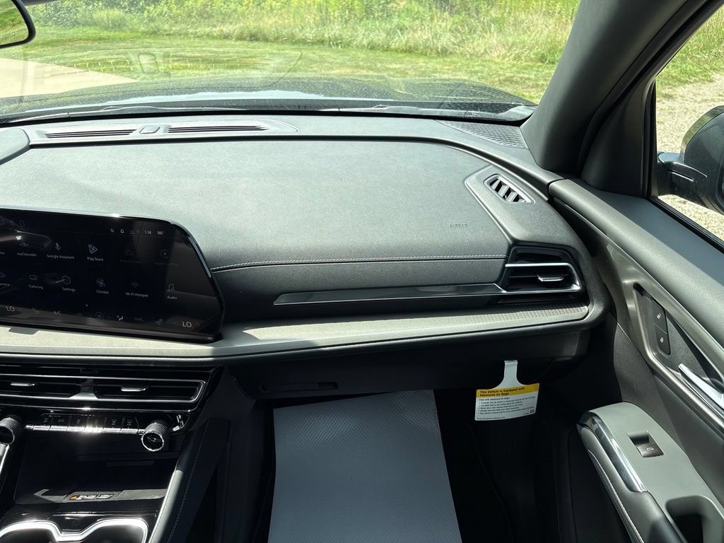 2027 Chevrolet Traverse LT - Photo 34