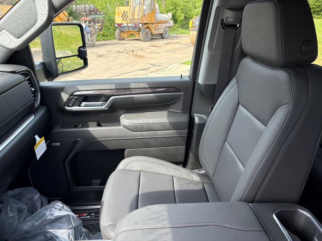 2026 Chevrolet Silverado 3500 HD LTZ - Photo 16