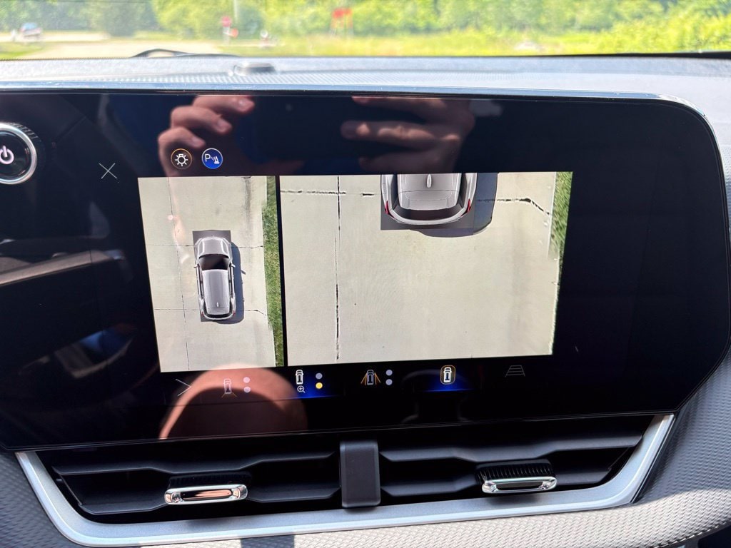 2026 Chevrolet Equinox LT - Photo 27