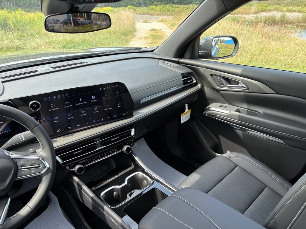 2027 Chevrolet Traverse LT - Photo 47