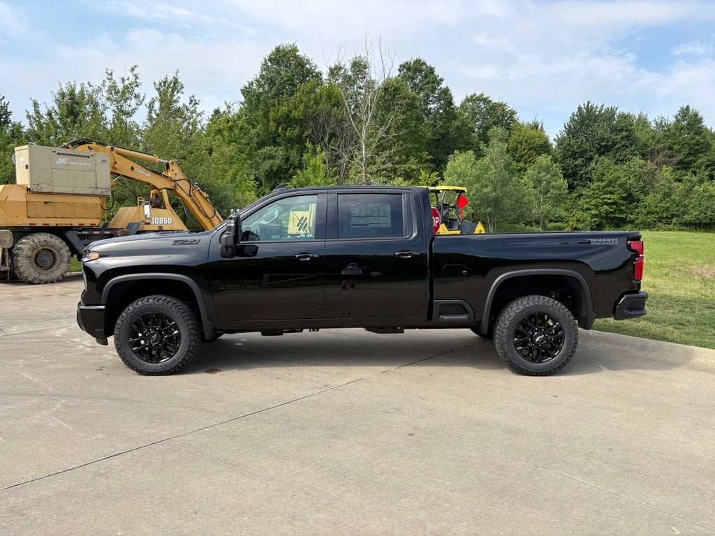2026 Chevrolet Silverado 3500 HD LTZ - Photo 6