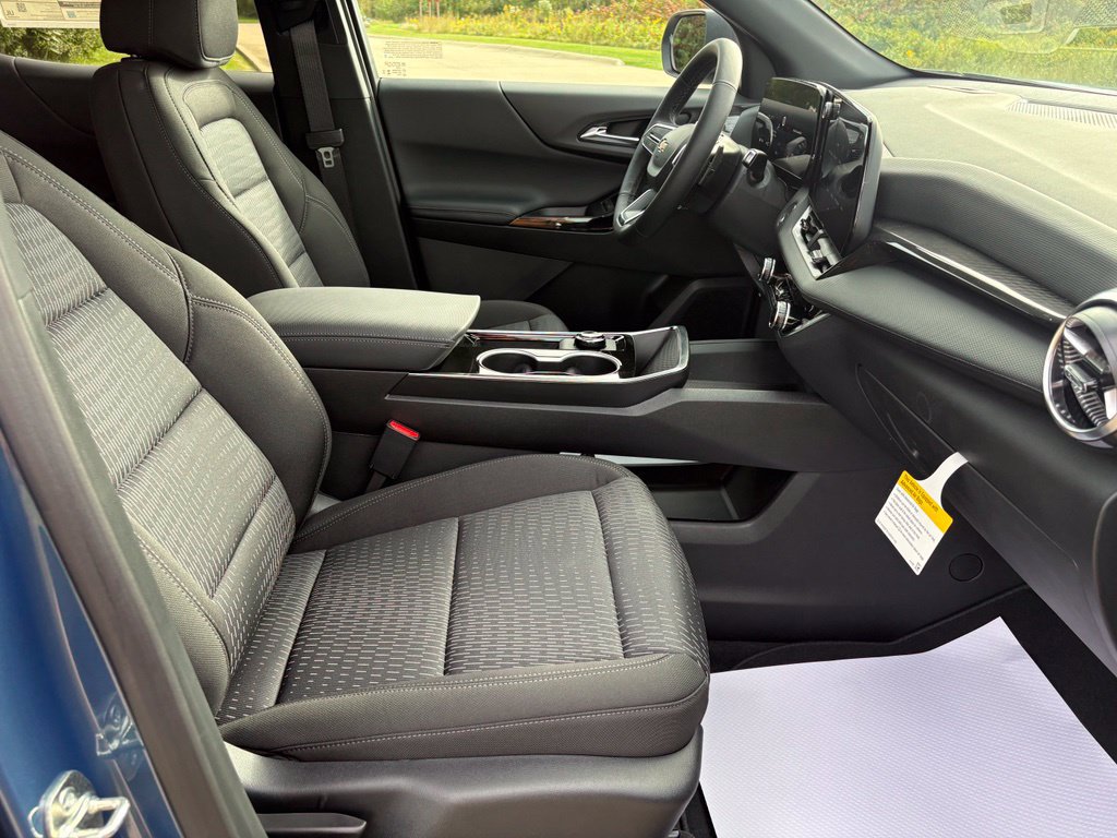 2027 Chevrolet Equinox LT - Photo 28