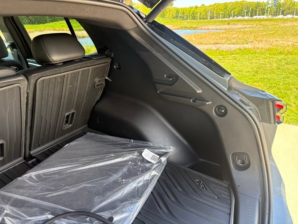 2025 Chevrolet Equinox EV RS - Photo 55
