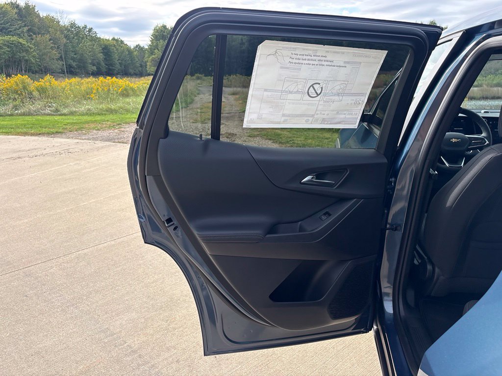 2027 Chevrolet Equinox LT - Photo 38