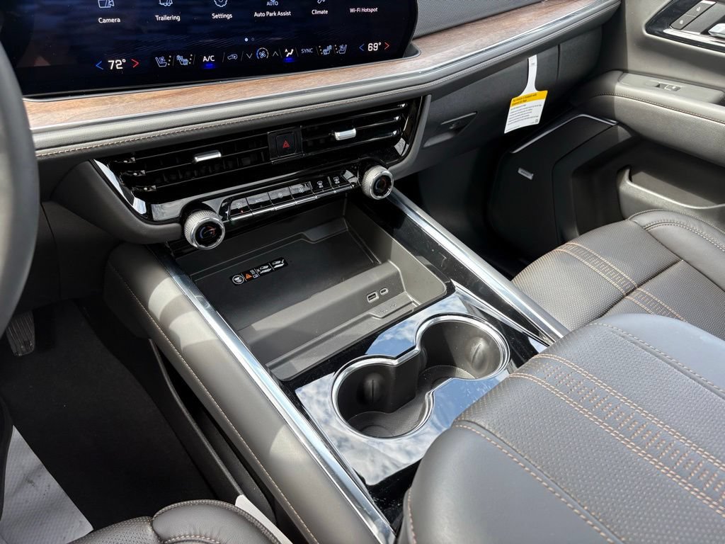 2026 Chevrolet Suburban High Country - Photo 28