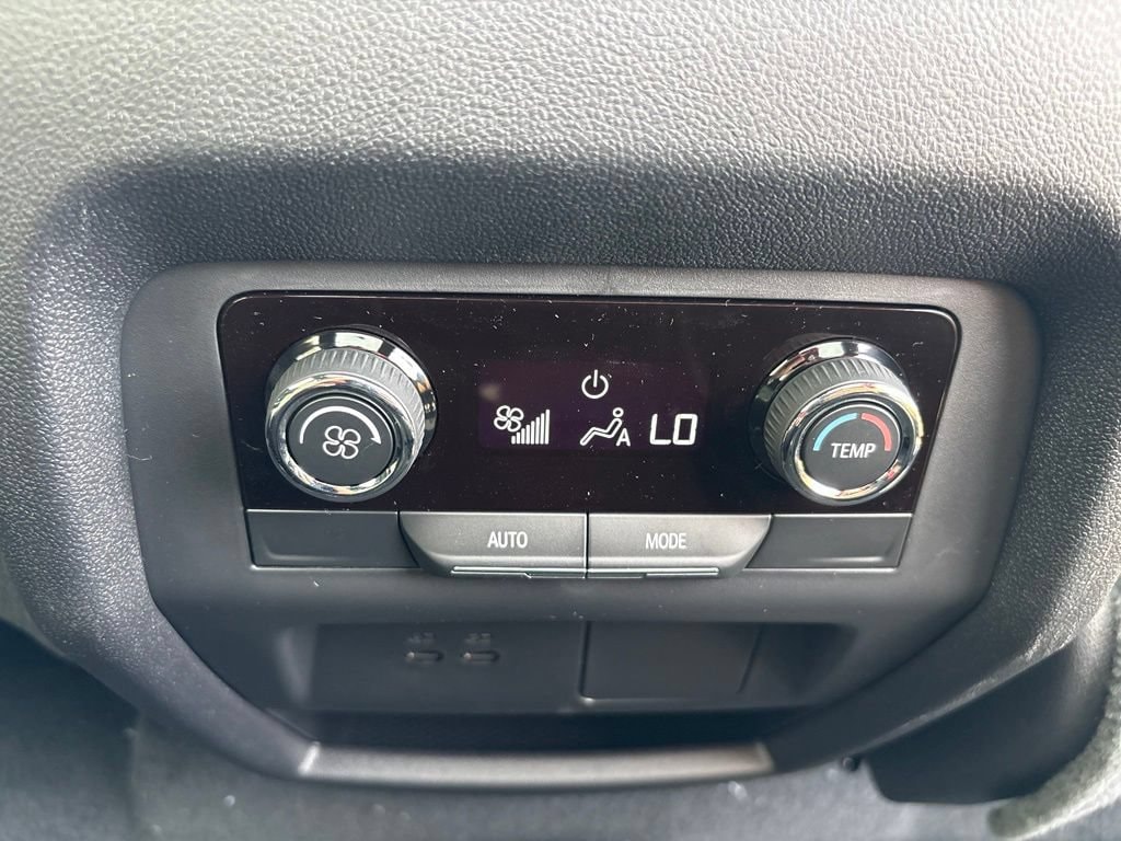 2027 Chevrolet Traverse LT - Photo 40