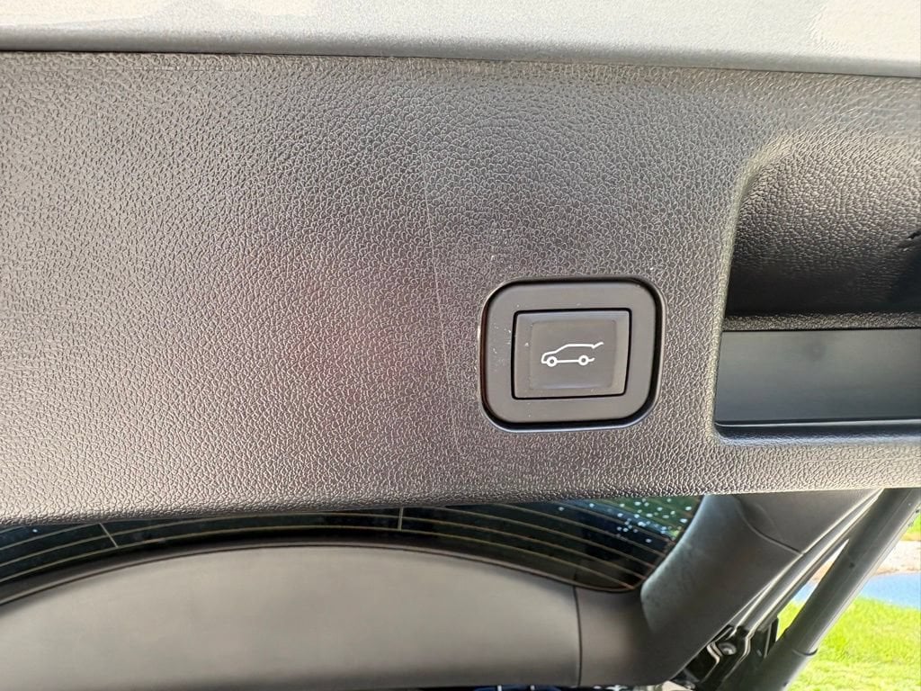 2025 Chevrolet Equinox EV RS - Photo 56