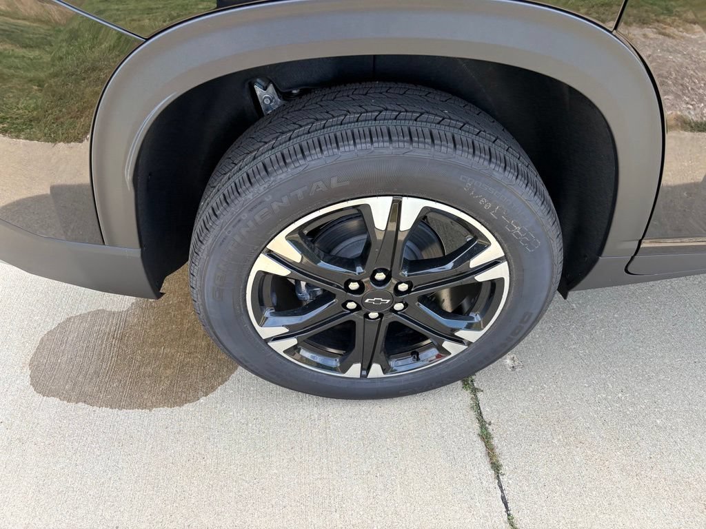 2027 Chevrolet Traverse LT - Photo 55