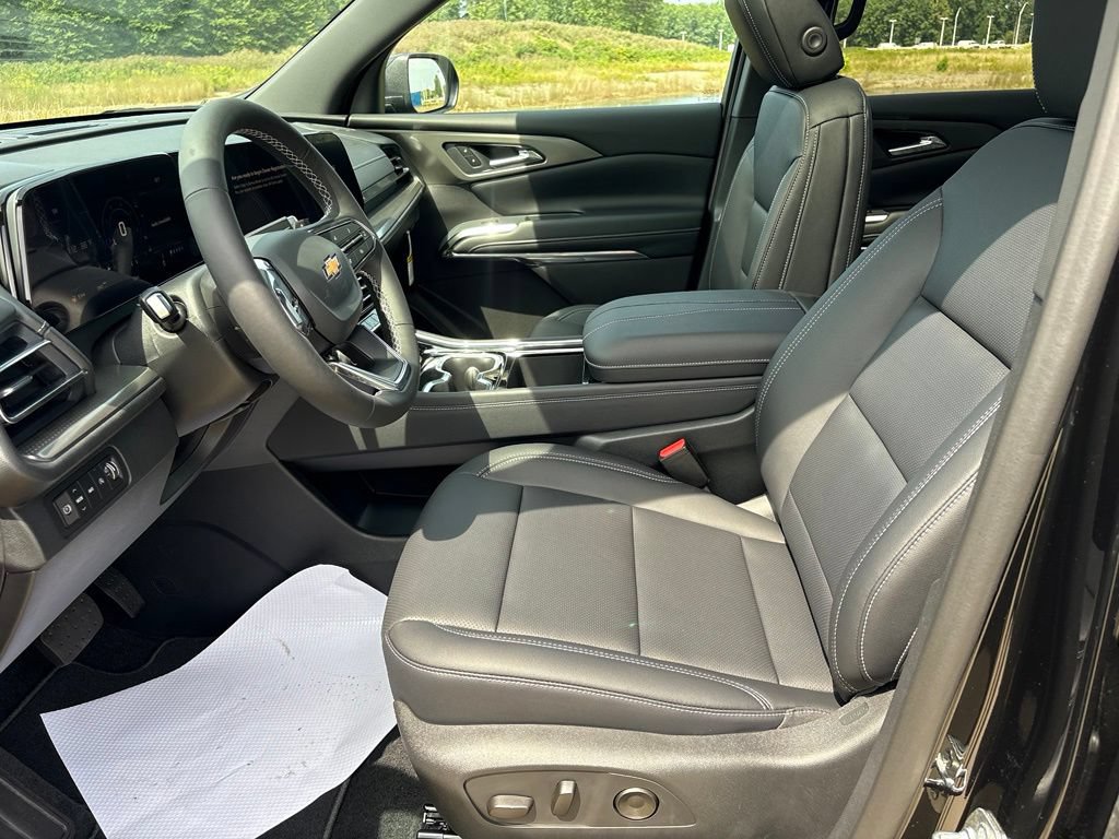 2027 Chevrolet Traverse LT - Photo 15