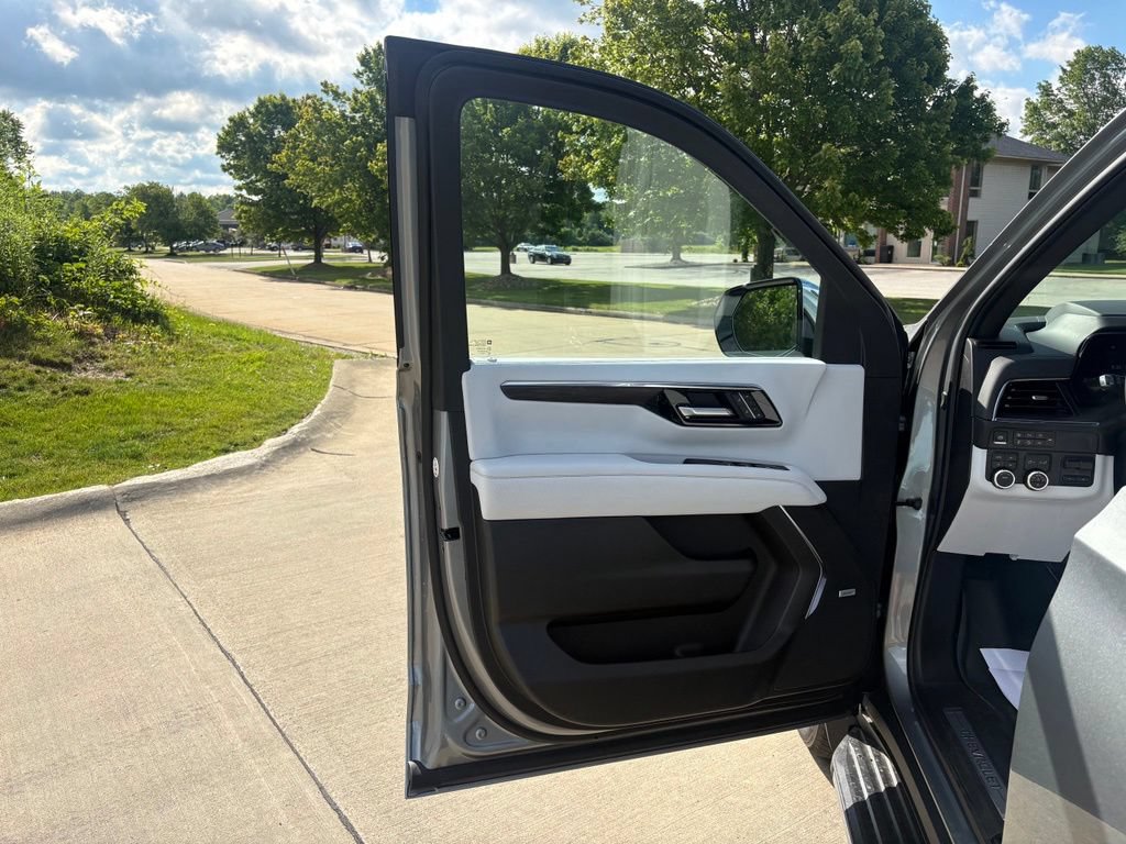 2026 Chevrolet Tahoe Premier - Photo 13