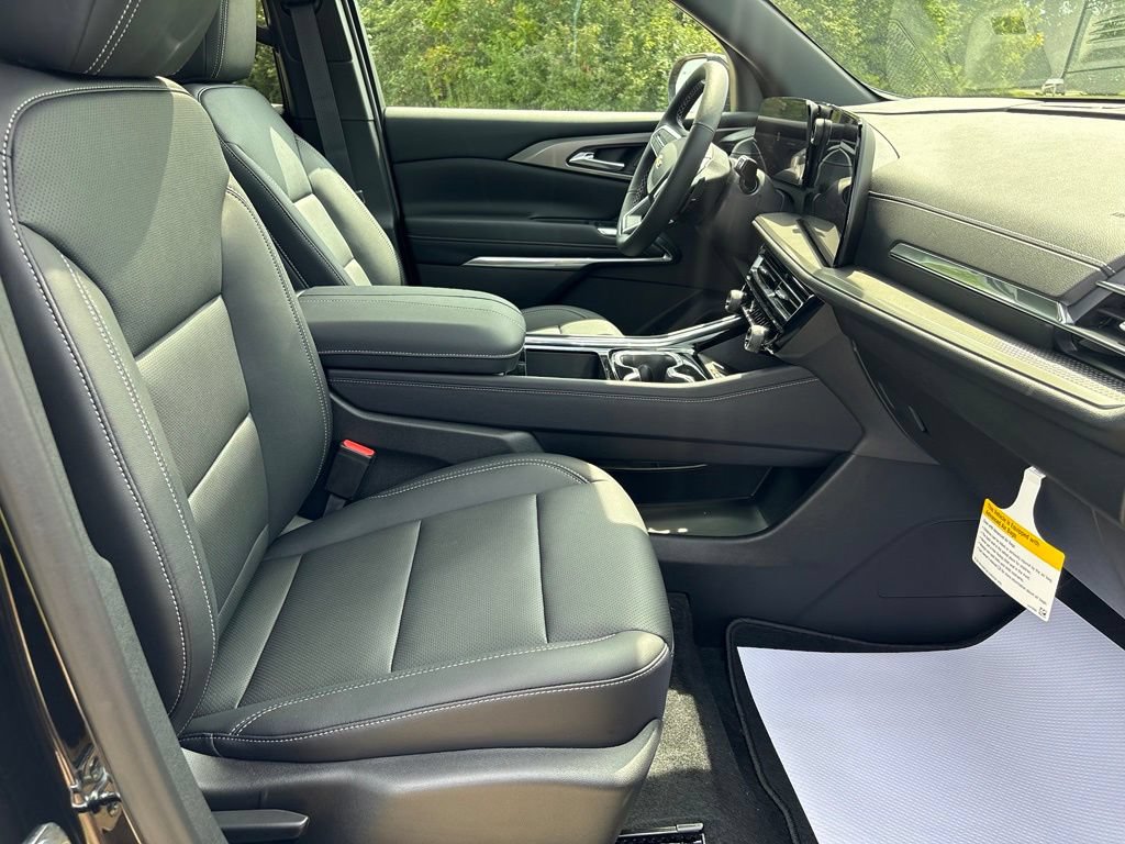 2027 Chevrolet Traverse LT - Photo 31