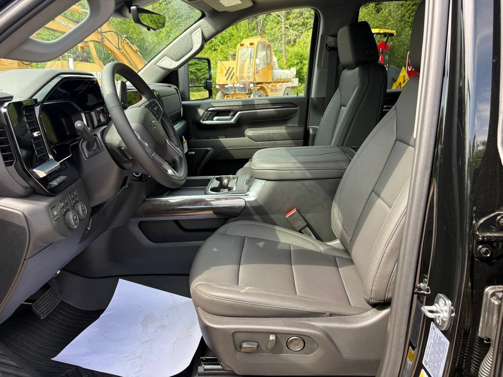 2026 Chevrolet Silverado 3500 HD LTZ - Photo 15