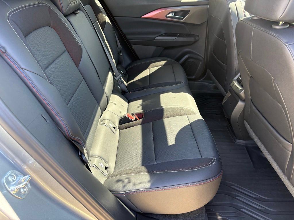 2025 Chevrolet Equinox EV RS - Photo 42