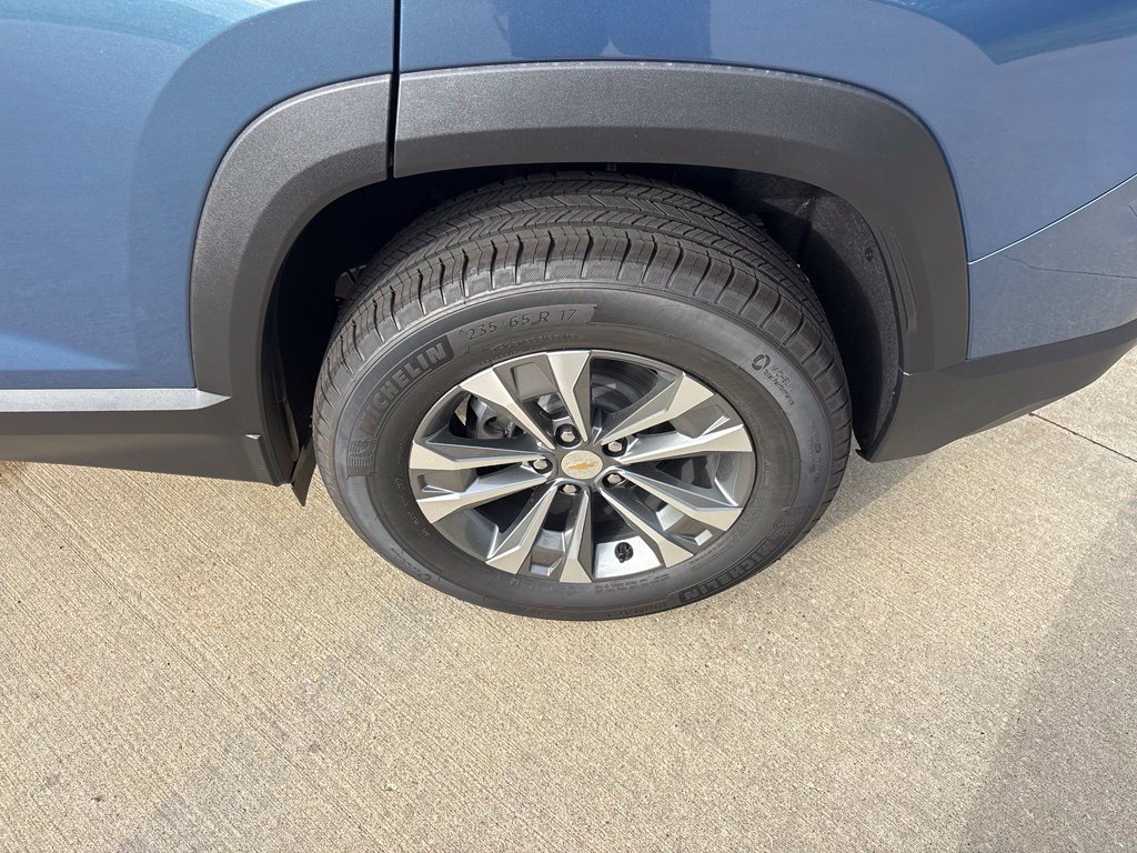 2027 Chevrolet Equinox LT - Photo 47