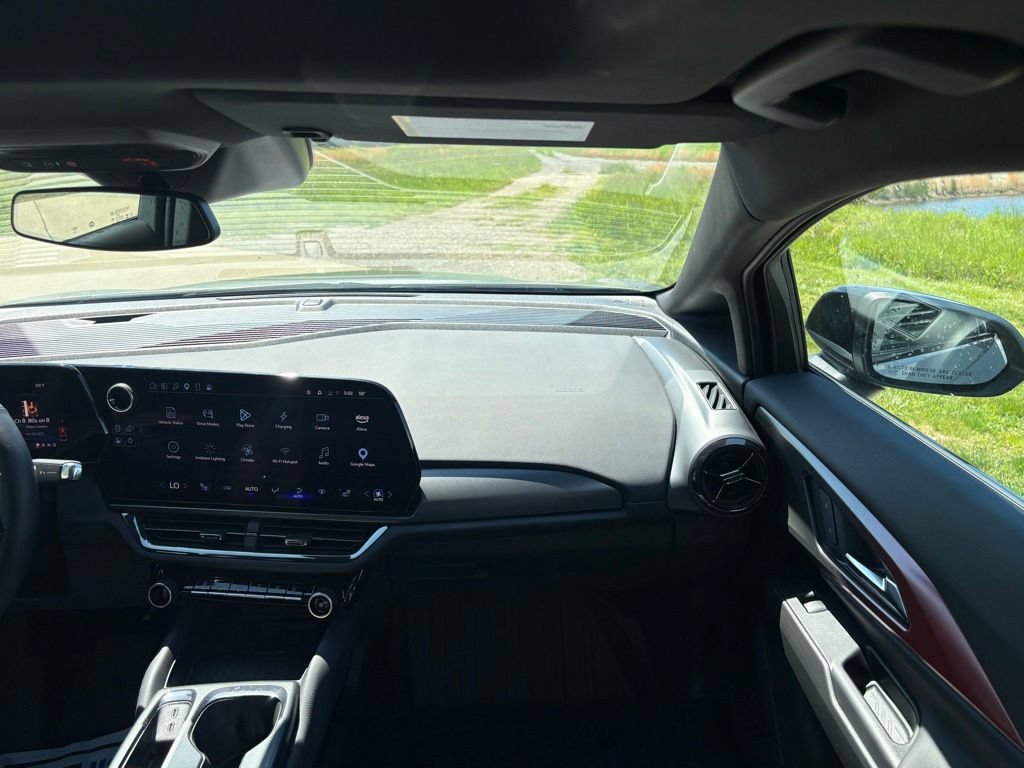 2025 Chevrolet Equinox EV RS - Photo 39
