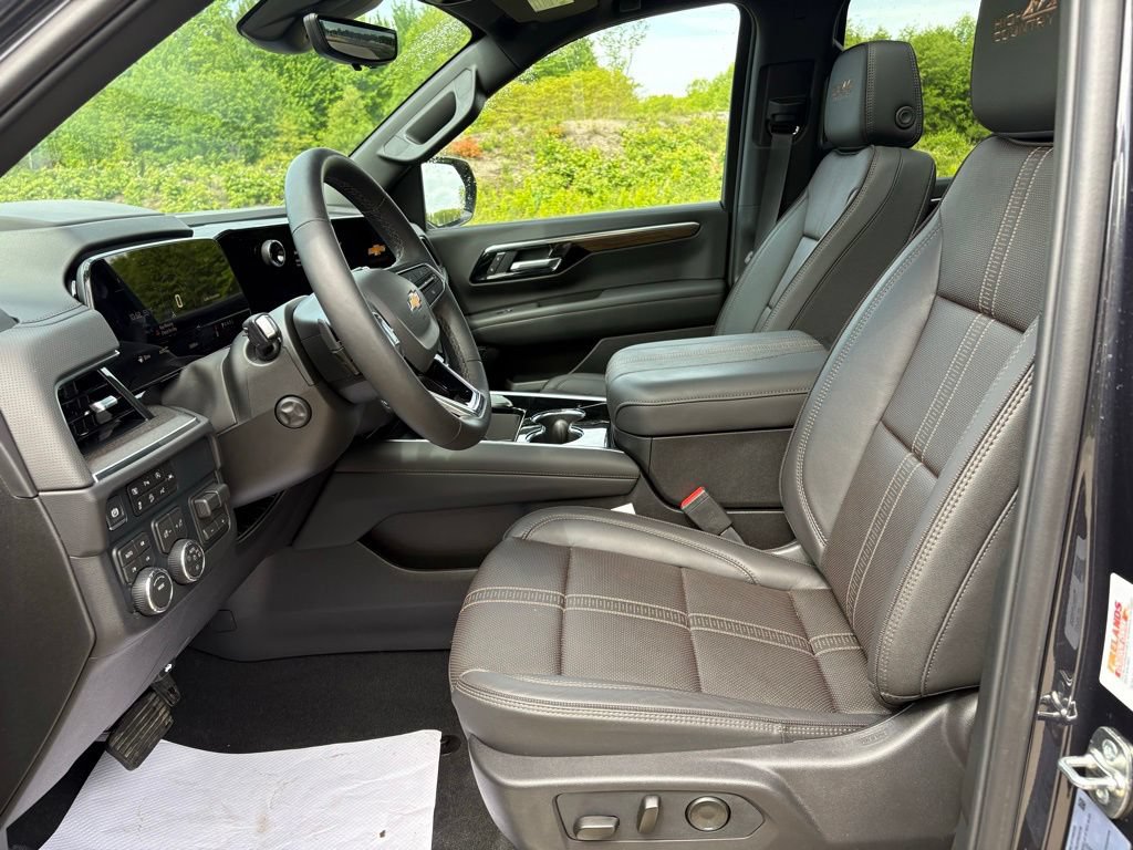2026 Chevrolet Suburban High Country - Photo 16