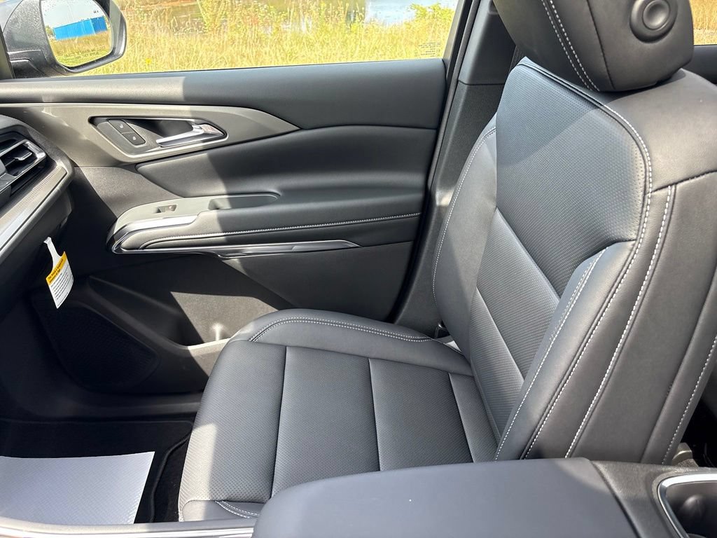 2027 Chevrolet Traverse LT - Photo 16