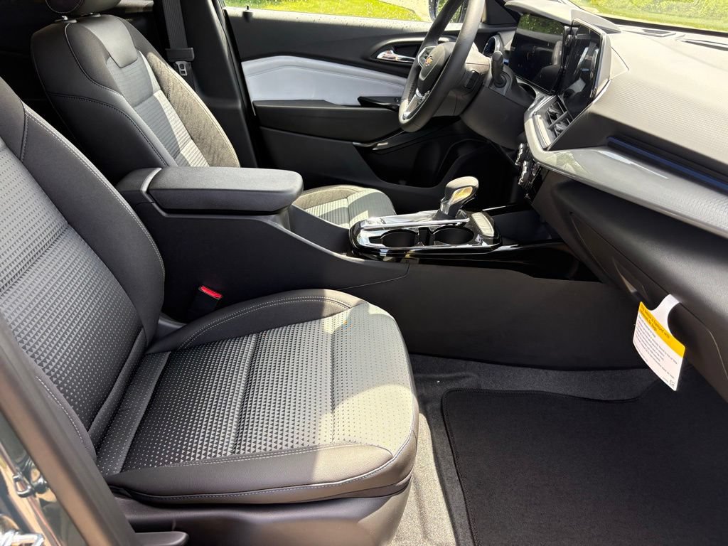 2026 Chevrolet Trax LT - Photo 25