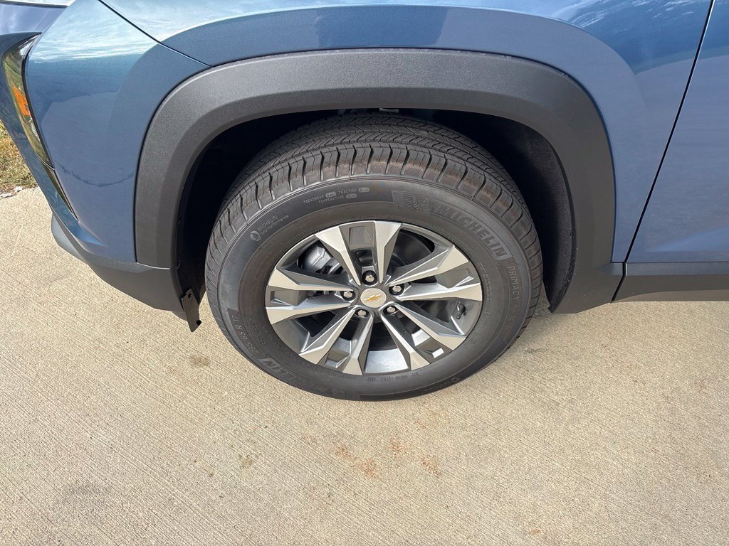 2027 Chevrolet Equinox LT - Photo 50