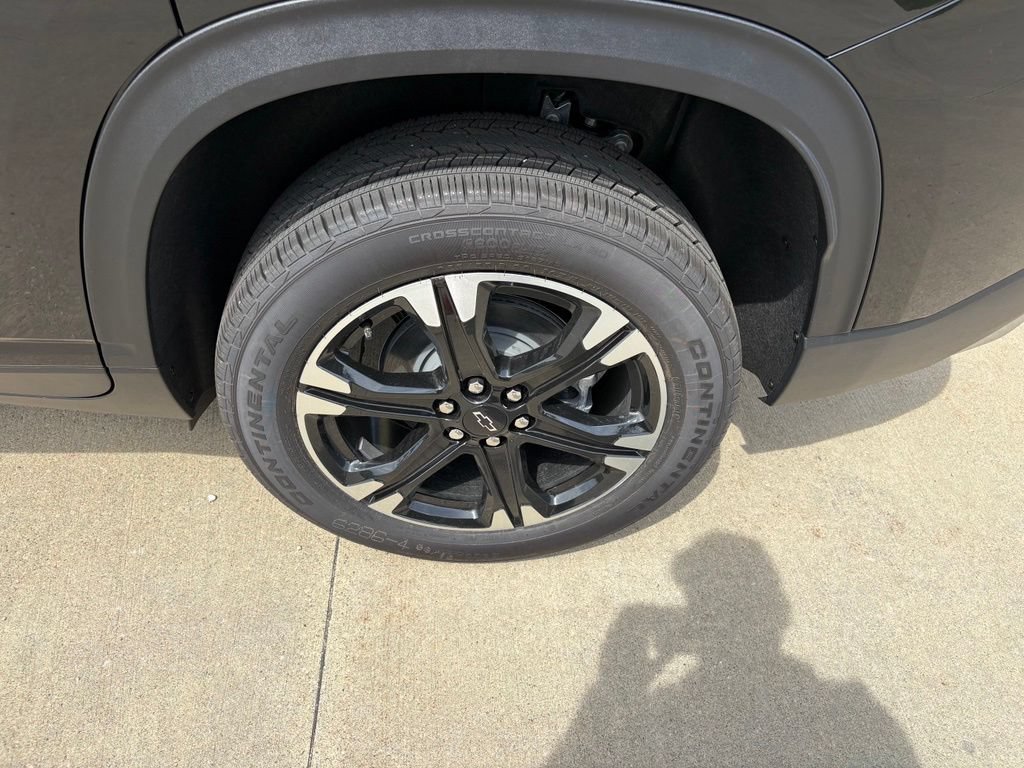 2027 Chevrolet Traverse LT - Photo 54