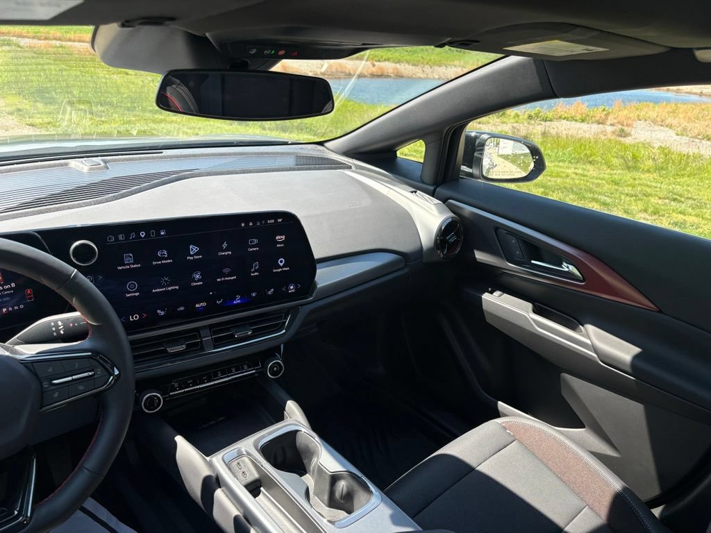 2025 Chevrolet Equinox EV RS - Photo 52