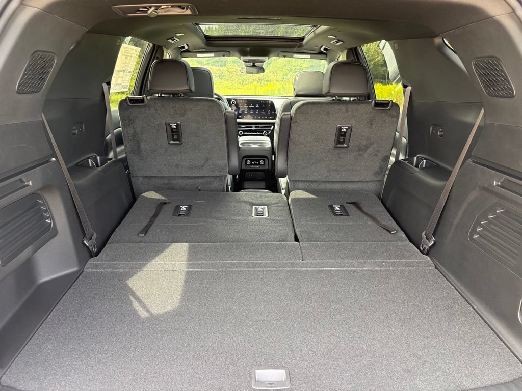 2027 Chevrolet Traverse LT - Photo 50