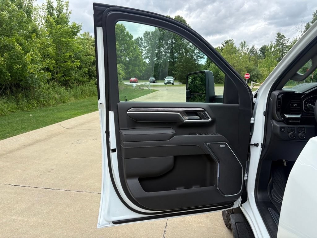 2026 Chevrolet Silverado 2500 HD LTZ - Photo 13
