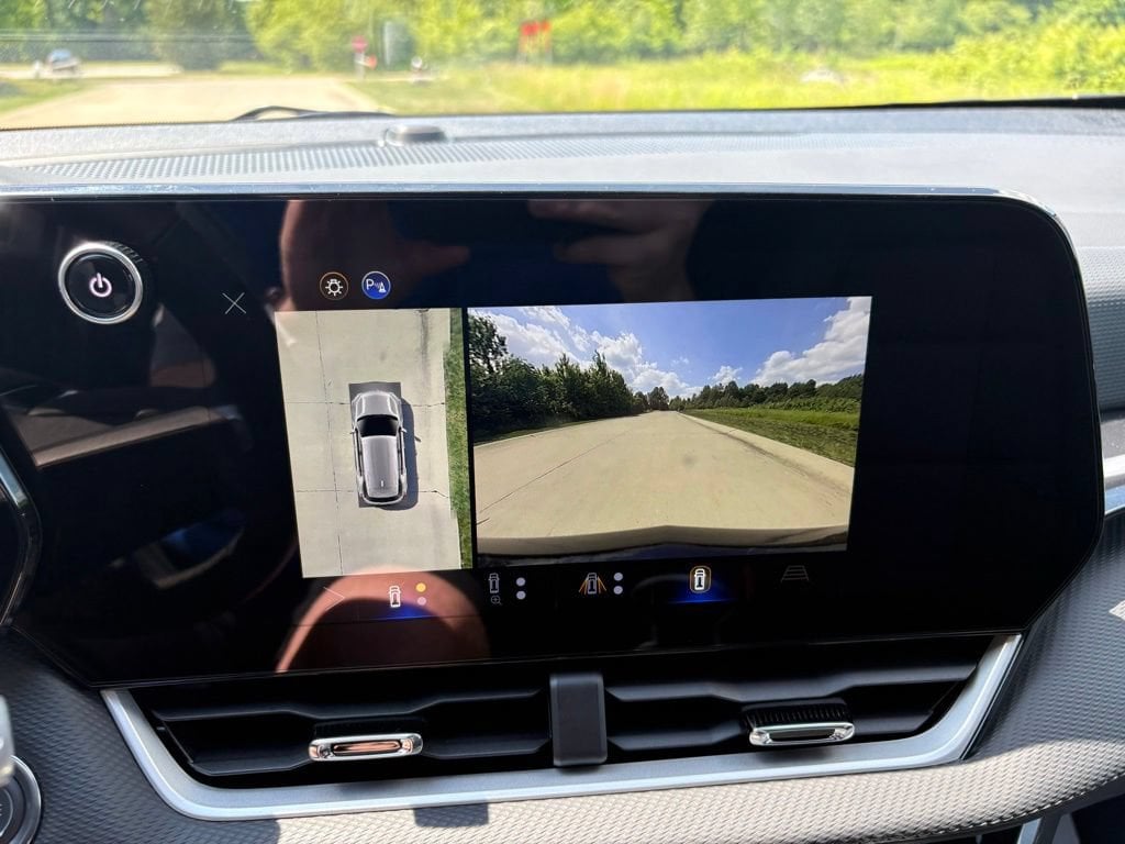 2026 Chevrolet Equinox LT - Photo 25