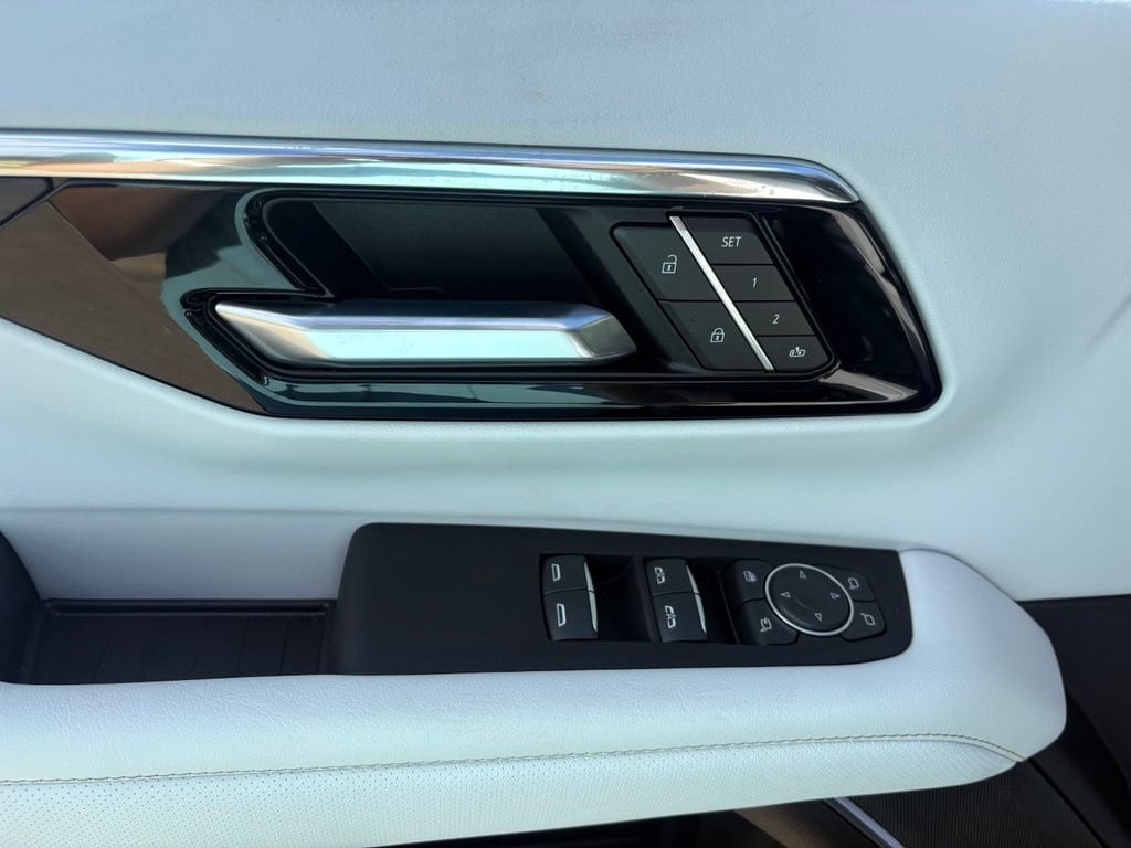 2026 Chevrolet Tahoe Premier - Photo 14