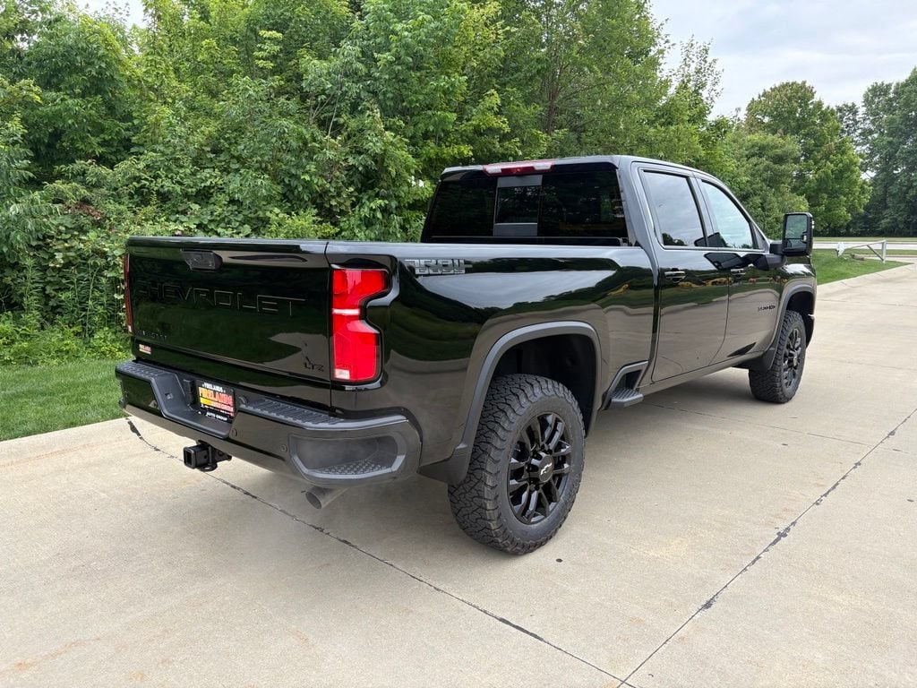 2026 Chevrolet Silverado 3500 HD LTZ - Photo 9
