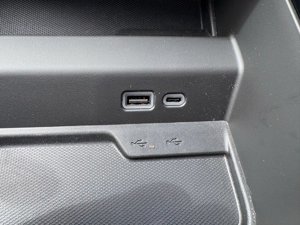 2026 Chevrolet Suburban High Country - Photo 25