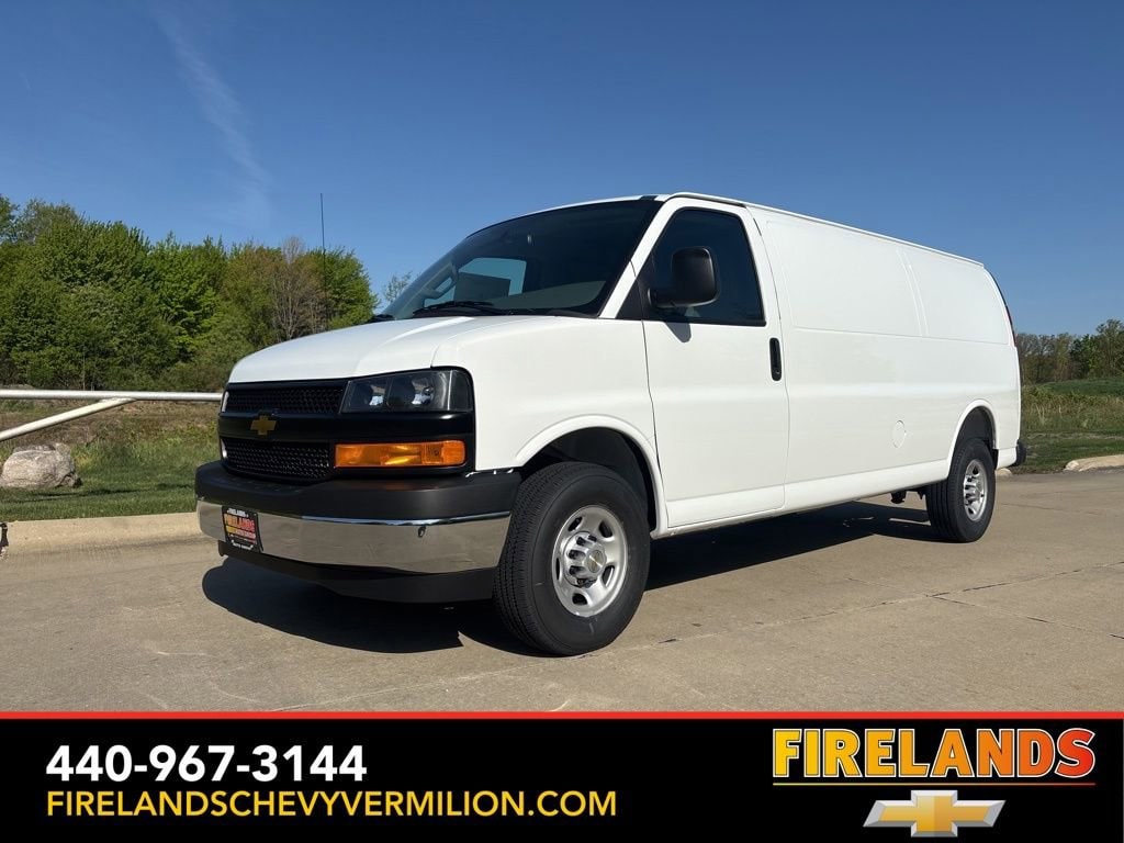 2026 Chevrolet Express 3500 Extended Work Van's photo